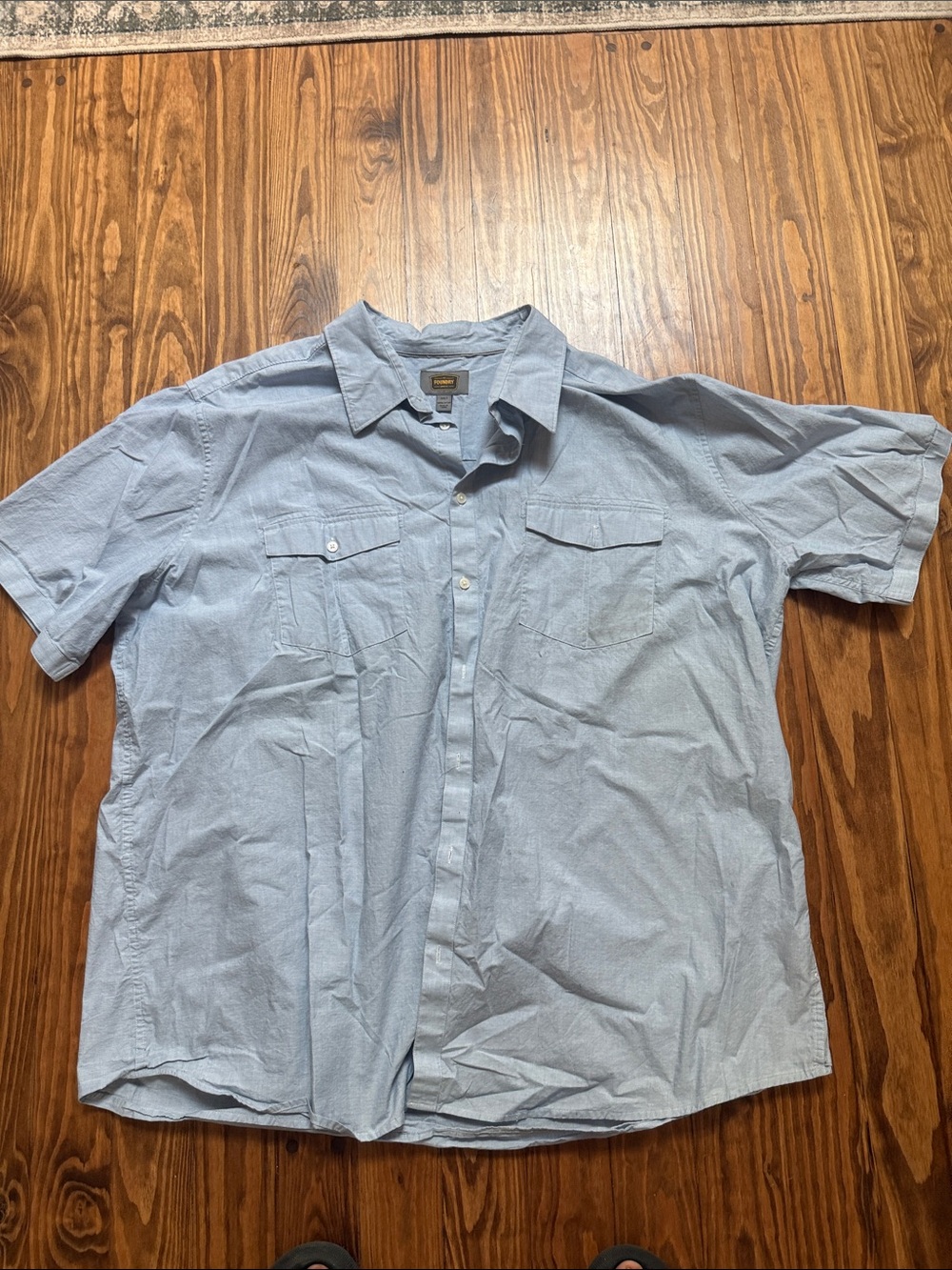 Men's Light Blue Short-Sleeve Casual Button-Down Shirt